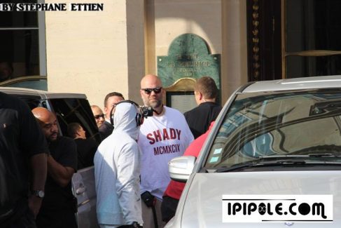 Eminem покидает отель Le Meurice в Париже 22 августа Stade de France