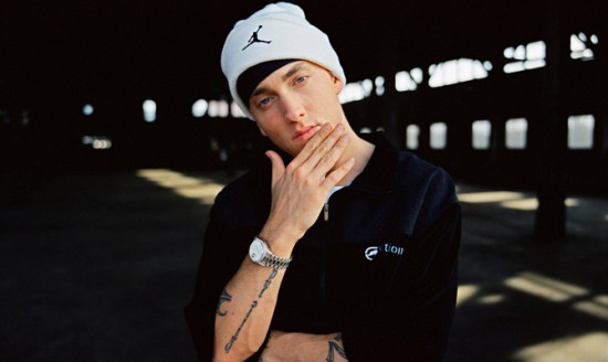 2005 eminem-with-ecko-clothes-2005-03