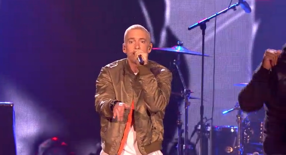 Eminem выступил на MTV EMA 2013 Rap God Berzerk