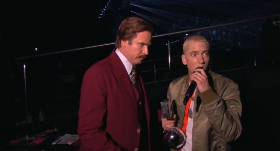 Eminem выступил на MTV EMA 2013 Rap God Berzerk