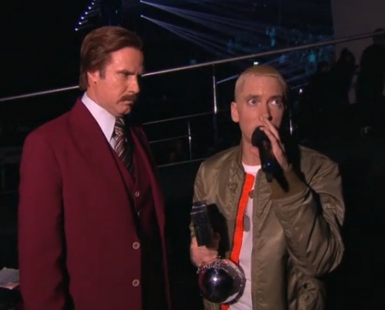 Eminem выступил на MTV EMA 2013 Rap God Berzerk