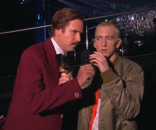 Eminem выступил на MTV EMA 2013 Rap God Berzerk