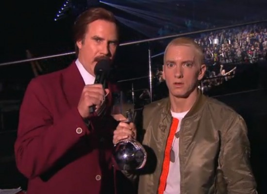 Eminem выступил на MTV EMA 2013 Rap God Berzerk