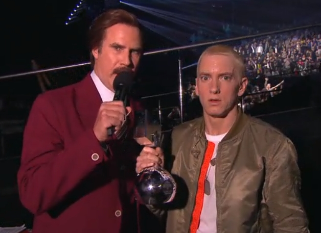 Eminem выступил на MTV EMA 2013 Rap God Berzerk