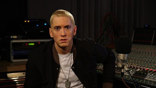 2013.11.19 - Eminem performs Berzerk exclusively for Zane Lowe at the BBC 3