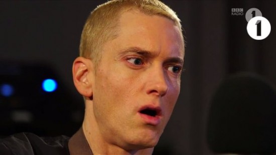 2013.11.19 - Eminem performs Berzerk exclusively for Zane Lowe at the BBC 3
