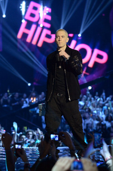 Eminem Performs Berzerk and Rap God At MTV EMA