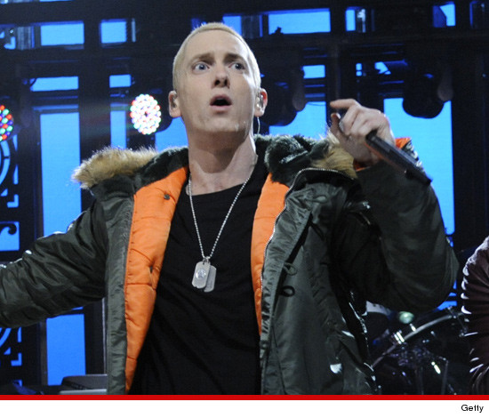 Eminem на SNL: фонограмма или честная помощь?