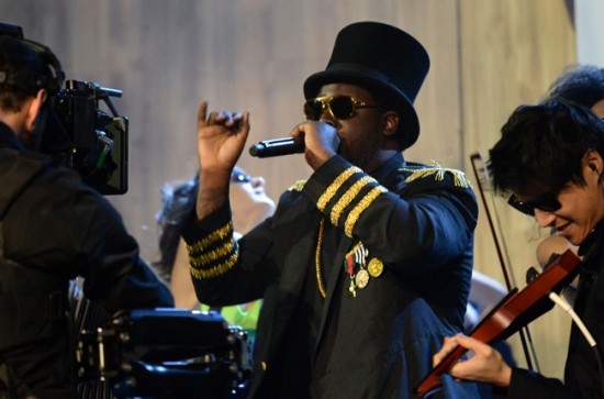 T-Pain performs at the 2013 YouTube Music Awards, November 3, 2013 in New York City