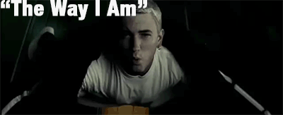 Eminem the way i am. Eminem. Эминем кидает. Эминем поздравляет с днем рождения. Виски Эминем.