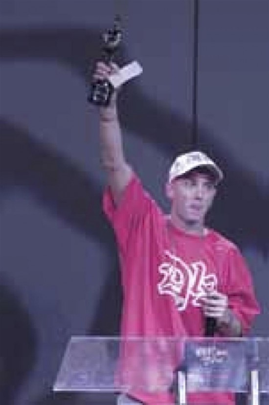 Eminem, BRITS 2001 2