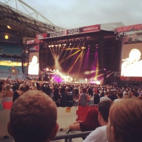 2014.02.22 - 03 - Eminem Rapture 2014 Sydney Australia, ANZ Stadium - Kendrick is warming is up before my hubby