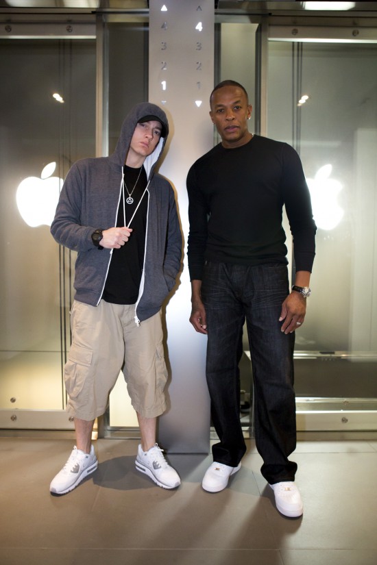 Jeremy Deputat 2012.08.16 - Eminem & Dre in Tokyo at the Apple Ginza store.