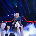 2014.04.14 — 08 — Eminem and Rihanna perform The Monster on stage during the 2014 MTV Movie Awards in Los Angeles