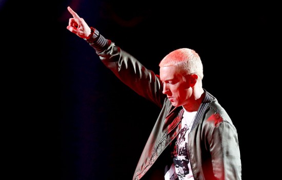 13 апреля 2014 года Eminem и Rihanna выступают с синглом The Monster в Лос-Анджелесе на MTV Movie Awards 2014