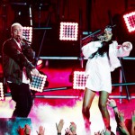 2014.04.14 – 12 – Eminem and Rihanna perform The Monster on stage during the 2014 MTV Movie Awards in Los Angeles 1