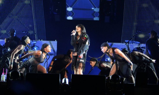 Eminem and Rihanna at The Monster Tour (Rose Bowl 7 aug 2014) 01