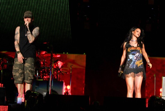 Eminem and Rihanna at The Monster Tour (Rose Bowl 7 aug 2014) 01