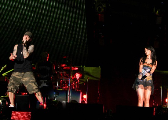 Eminem and Rihanna at The Monster Tour (Rose Bowl 7 aug 2014) 01