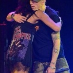 Eminem и Rihanna на The Monster Tour (Rose Bowl 7 августа 2014) 07