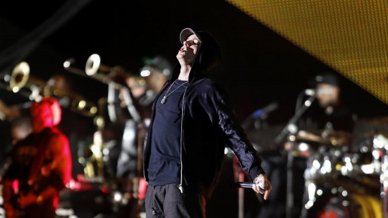 Eminem и Rihanna начали свой The Monster Tour на стадионе Роуз Боул