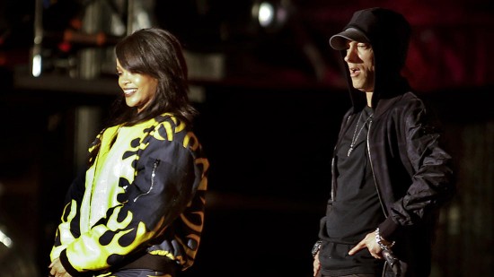 Eminem и Rihanna начали свой The Monster Tour на стадионе Роуз Боул