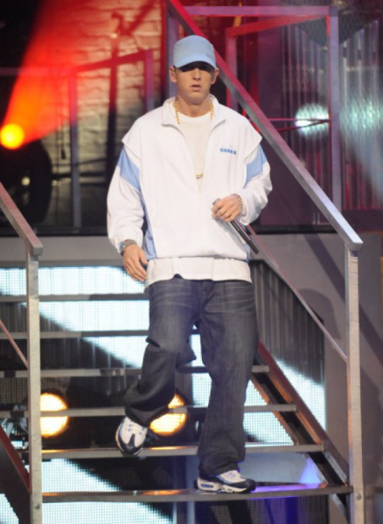 Eminem in Nike Air Max 95 Celebrity Feet – 2009 VH1 Hip Hop Honors Show