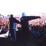 Эм и Пруф качают толпу во время Warped Tour / Em & Proof rock shockin’ it on the Warped Tour.