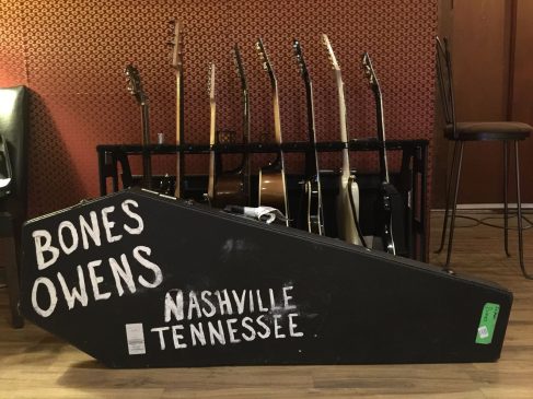 Гитара Epiphone Flying V Yelawolf Bones Owens и DJ Klever