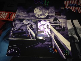 Переиздание альбома «The Slim Shady LP» на кассетах с автографом Эминема