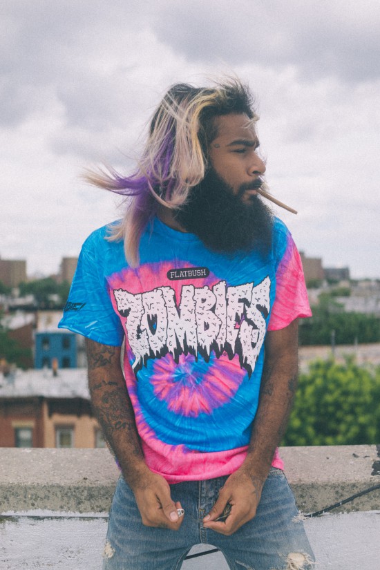 рэпер Zombie Juice, участник хип-хоп группы «Flatbush ZOMBiES», назвал Эминема «Богом» на своей официальной странице в Твиттере