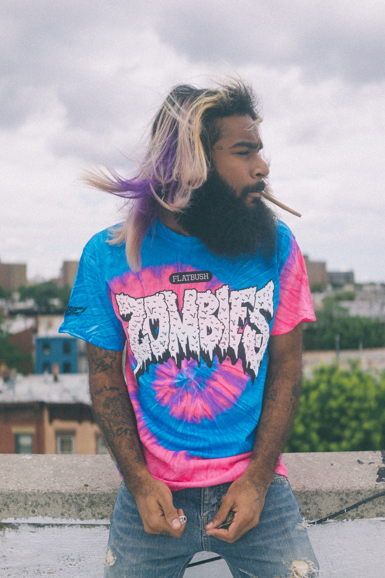 рэпер Zombie Juice, участник хип-хоп группы «Flatbush ZOMBiES», назвал Эминема «Богом» на своей официальной странице в Твиттере