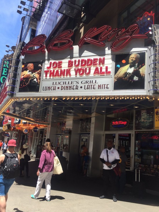13 июня, 1/4 хип-хоп-супер-группы Slaughterhouse - Joe Budden, - выступил в Нью-Йоркском клубе B.B. King Blues