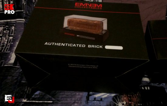 Eminem: Authentic Brick Распаковка коллекционный кирпич с руин дома