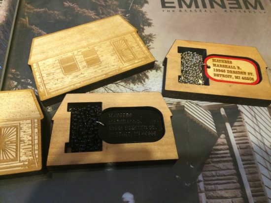 [Распаковка] Eminem X Good Wood: коллекционные жетоны из древесины с руин дома детства Эминема