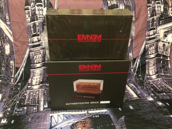 Eminem: Authentic Brick Распаковка коллекционный кирпич с руин дома