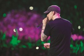 Eminem выкладывает новую музыку в этом месяце??!!