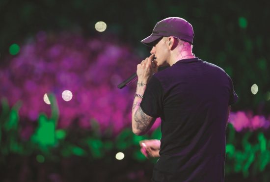 Eminem выкладывает новую музыку в этом месяце??!!