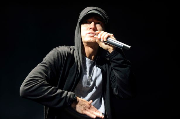 Eminem исполнитель #1 во многих уголках США!