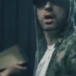 Eminem выпустил коллекцию мерчендайза с автографами в память о туре по Великобритании