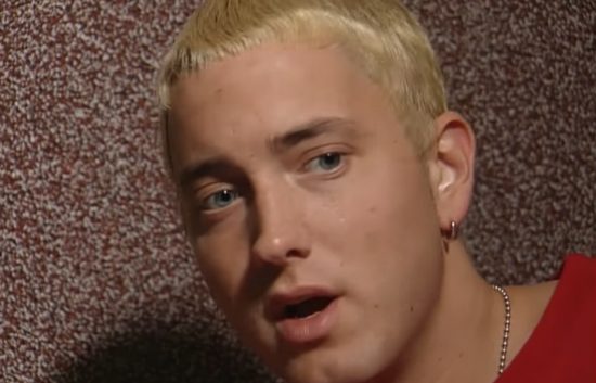 17 декабря 1999 года во время своего визита в Европу, Slim Shady в качестве гостя посетил передачу TRACKS и дал небольшое интервью