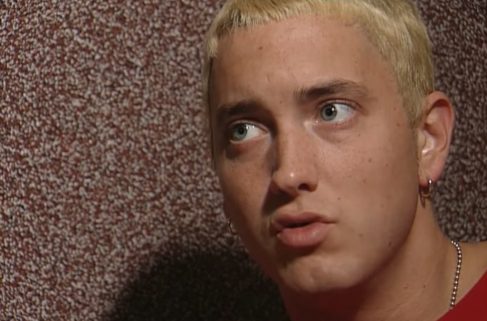 17 декабря 1999 года во время своего визита в Европу, Slim Shady в качестве гостя посетил передачу TRACKS и дал небольшое интервью