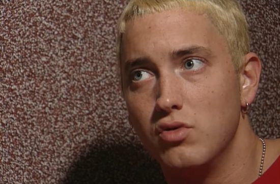 17 декабря 1999 года во время своего визита в Европу, Slim Shady в качестве гостя посетил передачу TRACKS и дал небольшое интервью