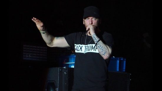 Eminem и StockX объединились чтобы помочь пострадавшим от ураганов во Флориде и Техасе