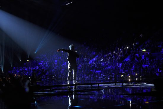 LONDON, ENGLAND - NOVEMBER 12:  Eminem performs on stage during the MTV EMAs 2017 held at The SSE Arena, Wembley on November 12, 2017 in London, England.  (Photo by Kevin Mazur/WireImage)