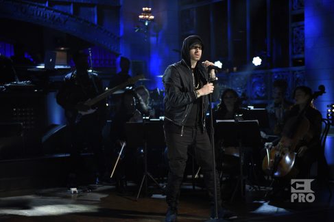 SATURDAY NIGHT LIVE: Выступление Eminem'а и Skylar Grey, студия Studio 8H, Нью-Йорк, 18 ноября 2017.