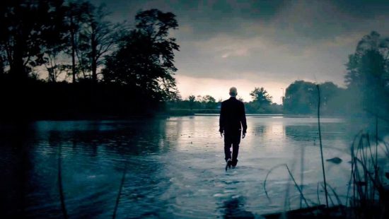 Walk on Water Eminem идёт по воде