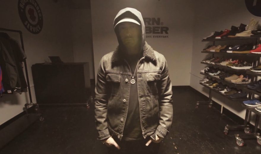 Eminem отправился за кроссовками вместе с журналом Complex