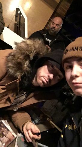 Eminem устроил автограф-сессию на открытии магазина «Mom’s Spaghetti» в Детройте 15 декабря 2017
