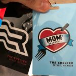 Eminem устроил автограф-сессию на открытии магазина «Mom’s Spaghetti» в Детройте 15 декабря 2017